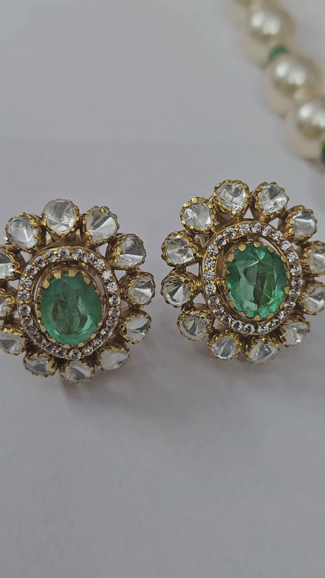 Green Neckless With Earrings